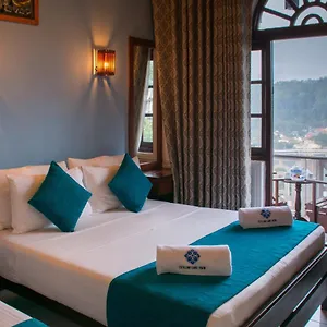 Hotel Ceyloni Lake Residency, Kandy